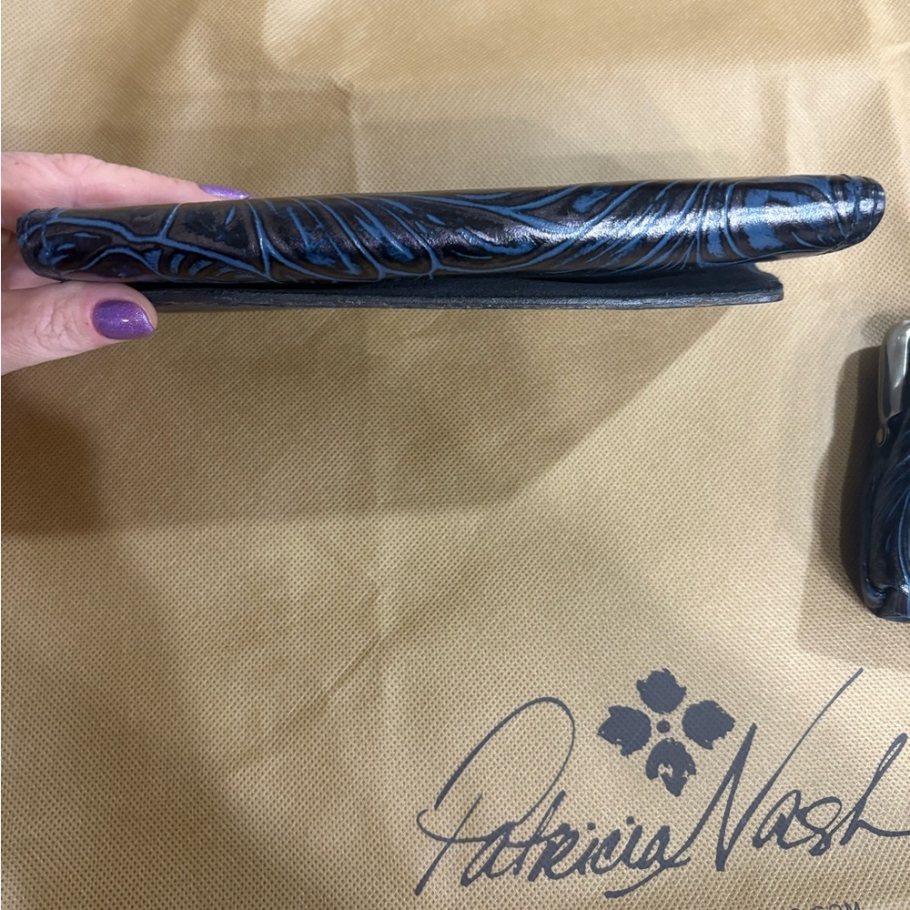 Patricia Nash Black Embossed Floral Leather Wallet and Coin Purse Set - Picture 4 of 9
